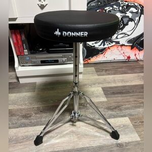 Donner Drum Throne with Black Seat